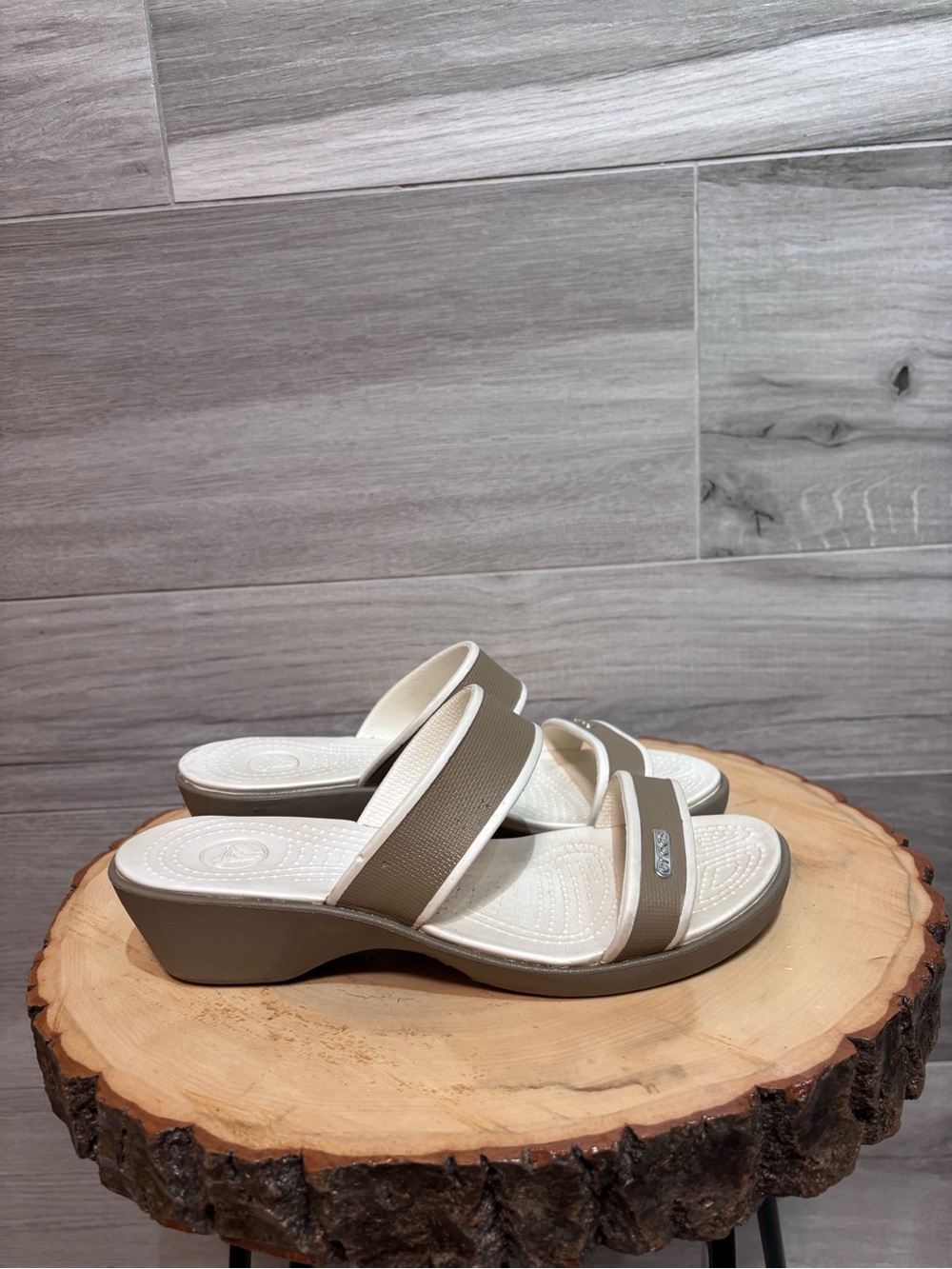 CROCS Madeira Sandals size 6